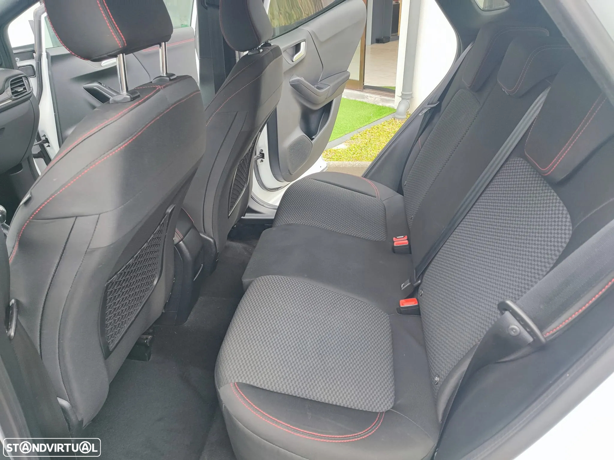 Ford Puma 1.0 EcoBoost Hybrid ST-LINE X - 11
