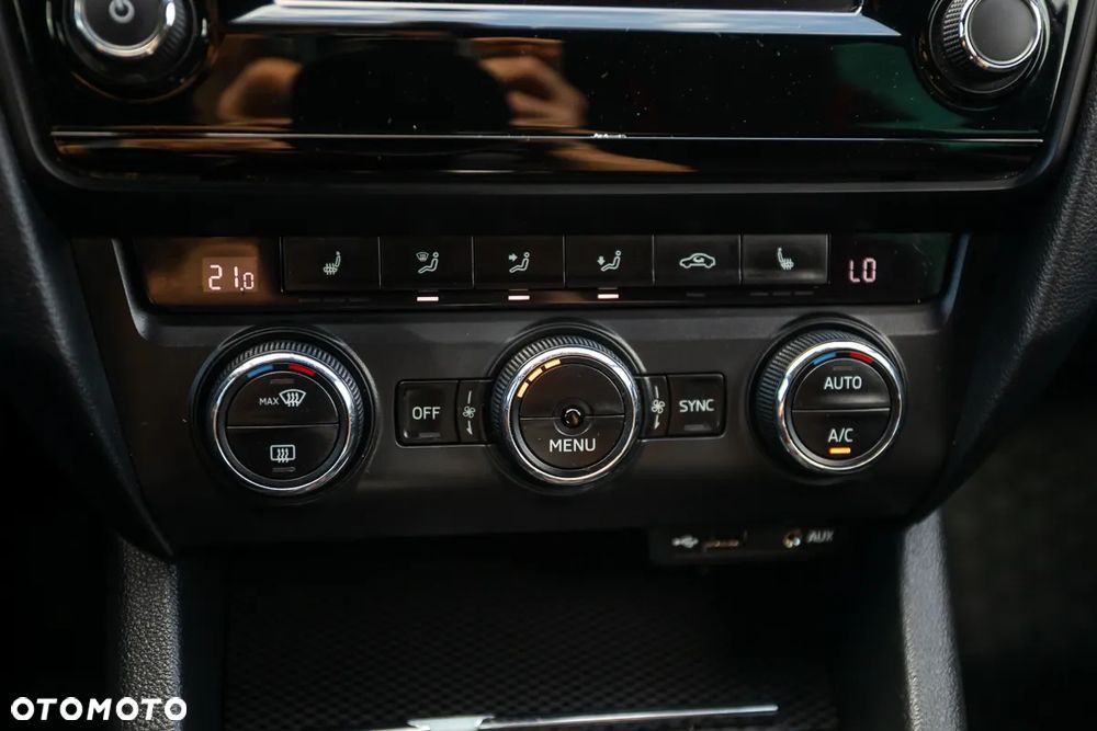 Skoda Octavia 2.0 TDI DSG RS - 27