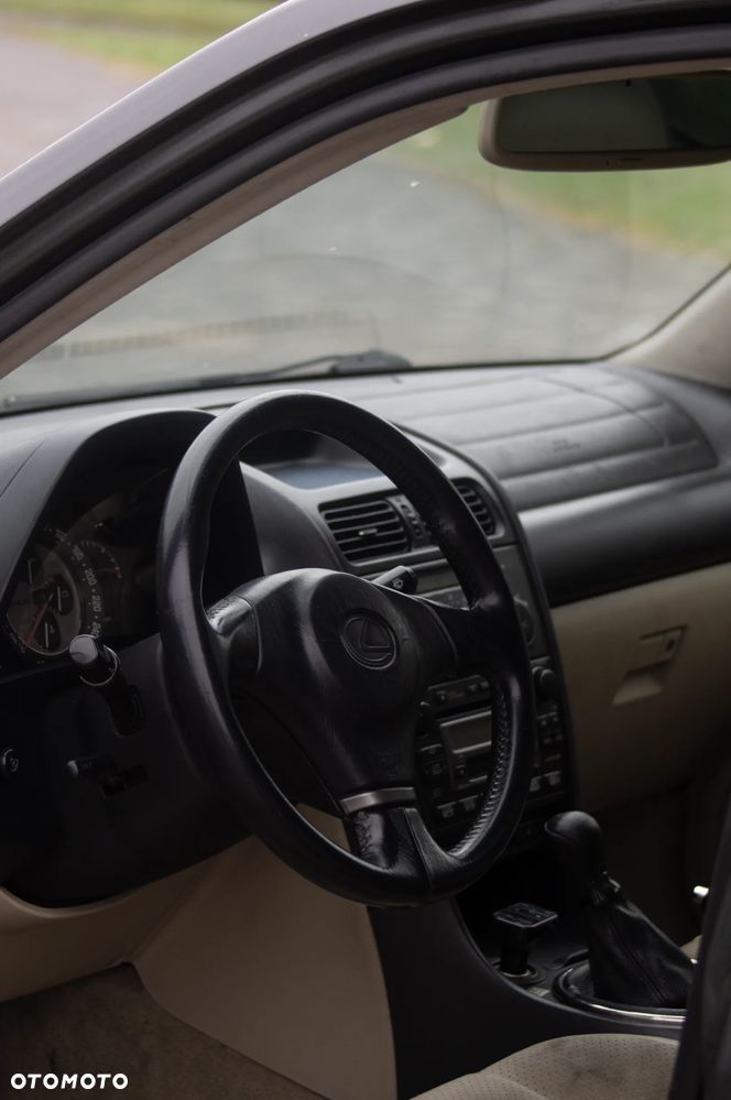 Lexus IS 200 Classic - 8