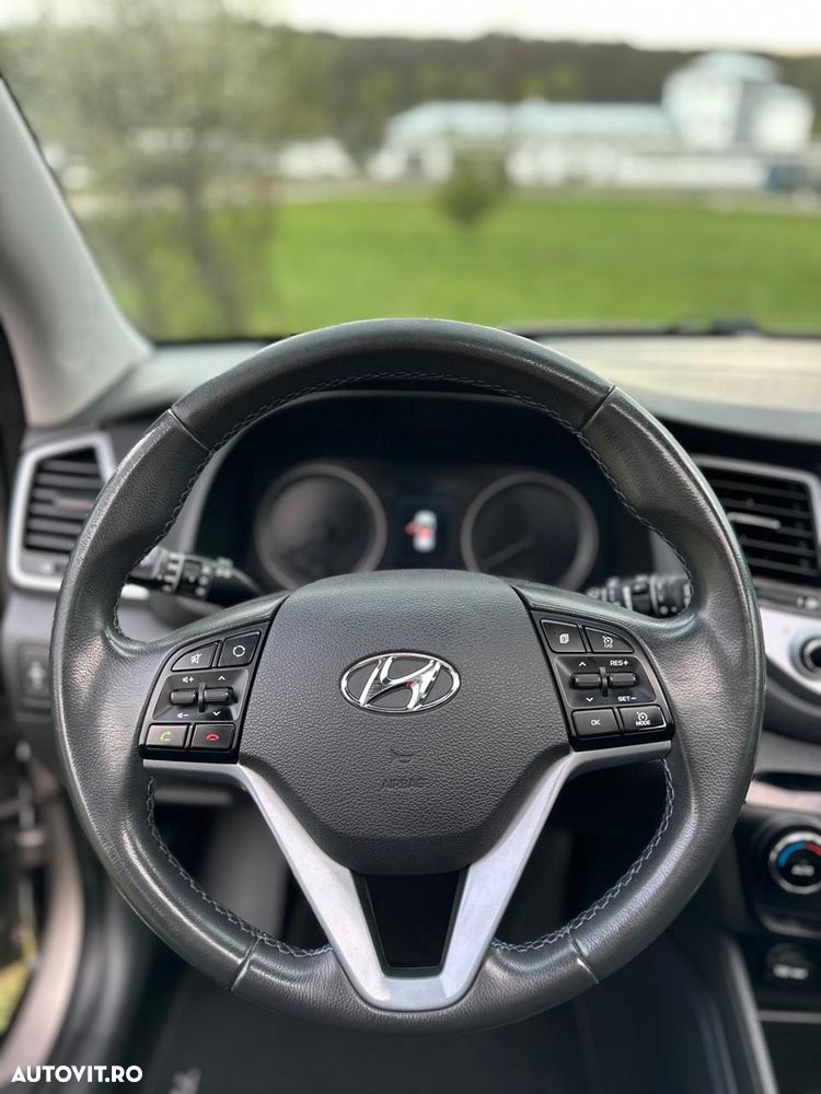 Hyundai Tucson 2.0 CRDI 4WD Automatik Style - 35