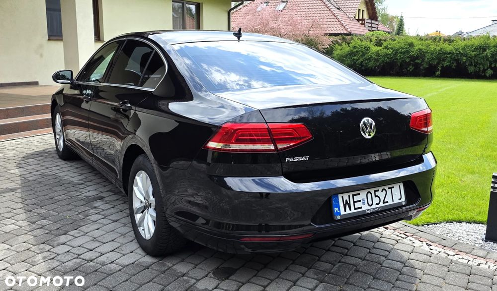 Volkswagen Passat - 12