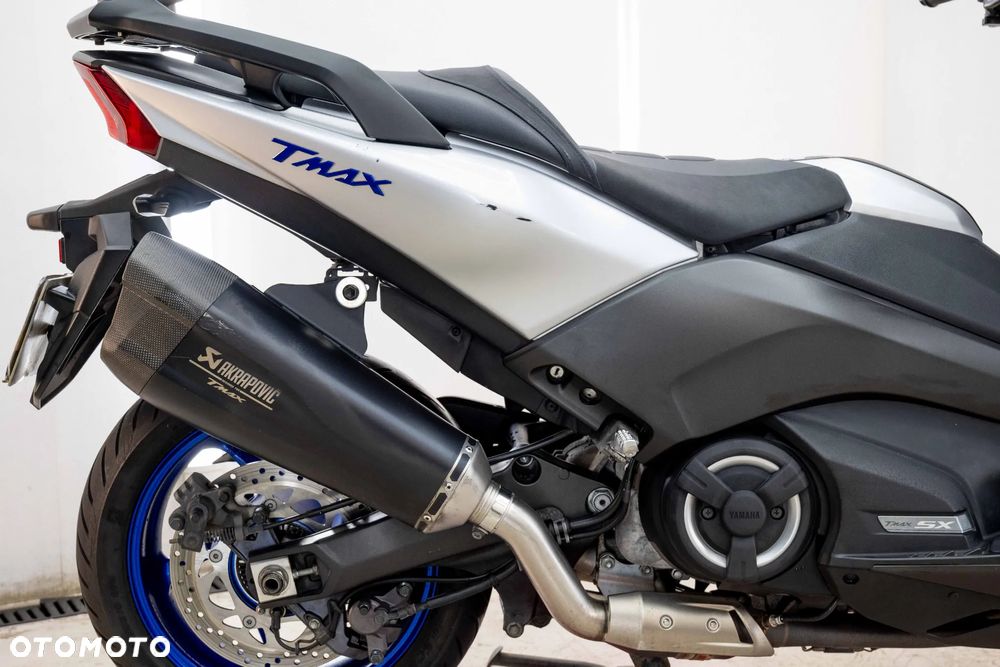 Yamaha Tmax - 16