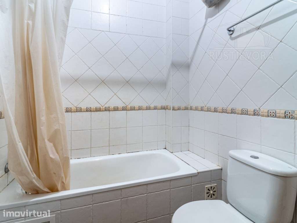 Apartamento de 2º andar com 4 assoalhadas, com magnifica vista para... - Grande imagem: 5/21