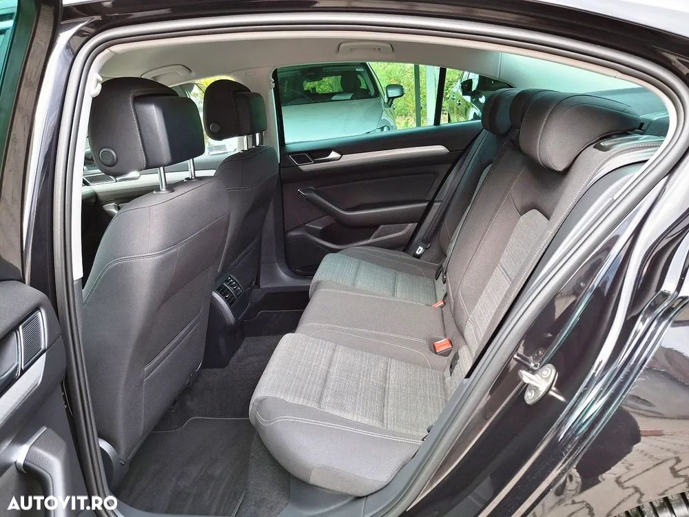 Volkswagen Passat 2.0 TDI DSG Comfortline - 9