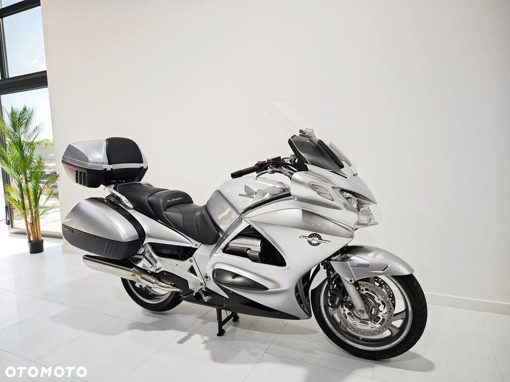 Honda ST - 2