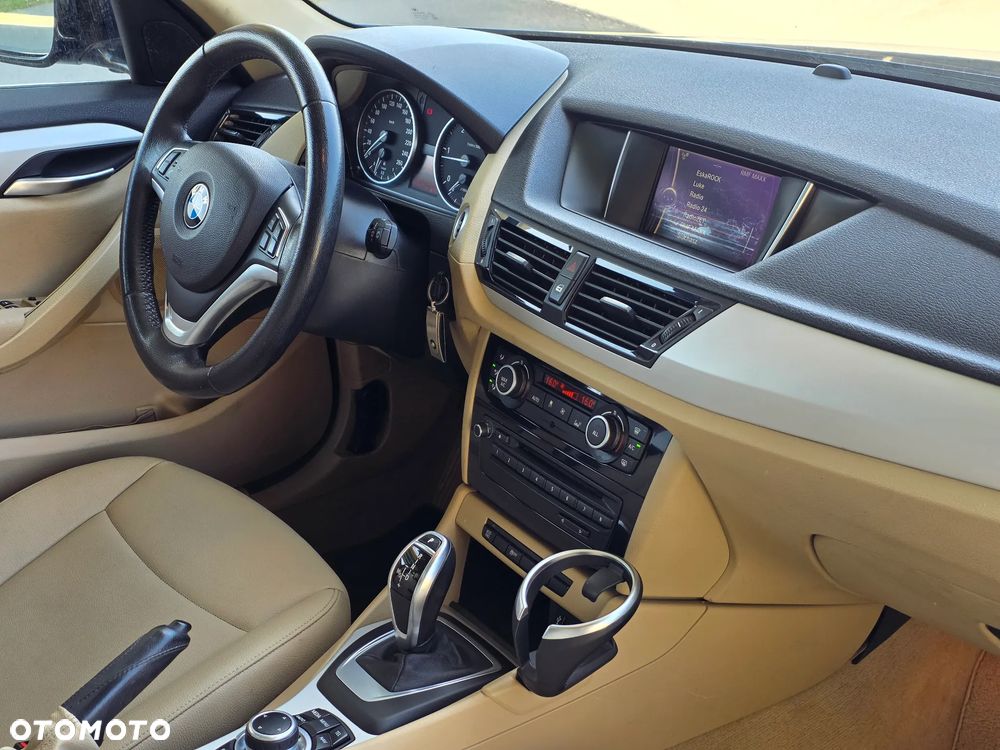 BMW X1 xDrive18d - 11