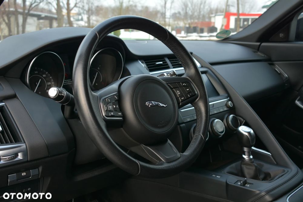 Jaguar E-Pace - 25