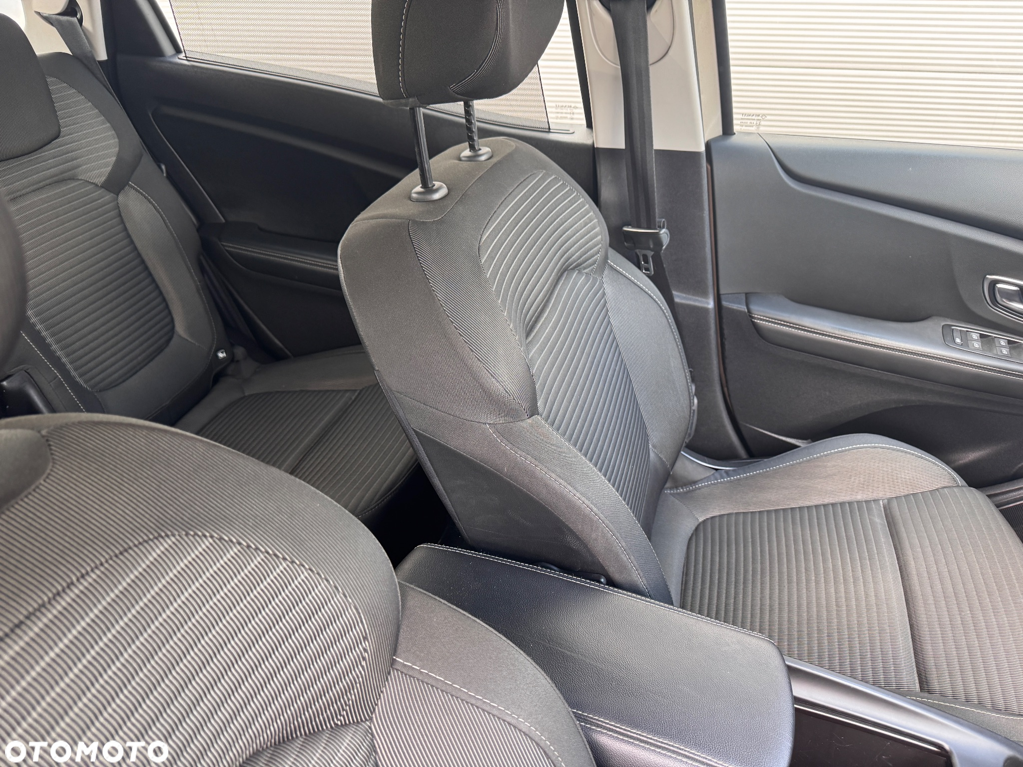 Renault Scenic ENERGY TCe 115 EXPERIENCE - 19
