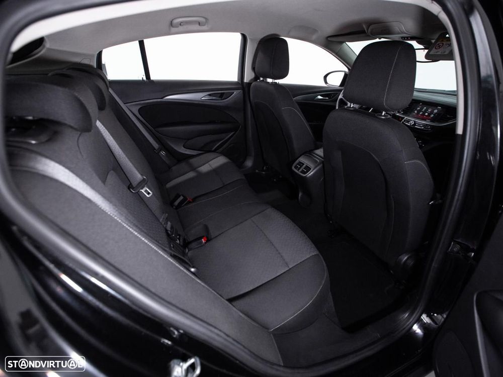 Opel Insignia Grand Sport - 11
