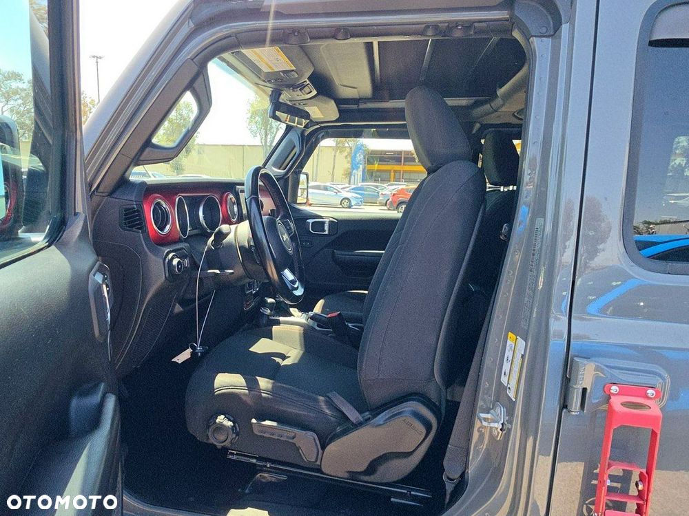 Jeep Wrangler - 6