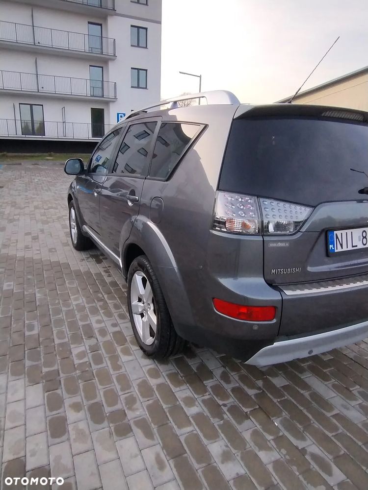 Mitsubishi Outlander - 6