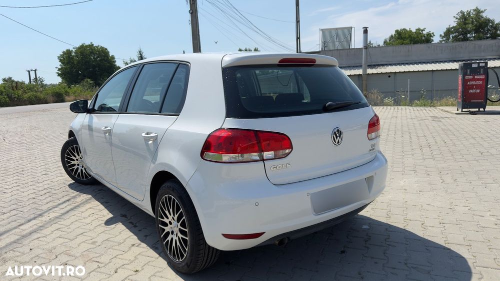 Volkswagen Golf 1.6 TDI BlueMotion Technology DPF Comfortline DSG - 4