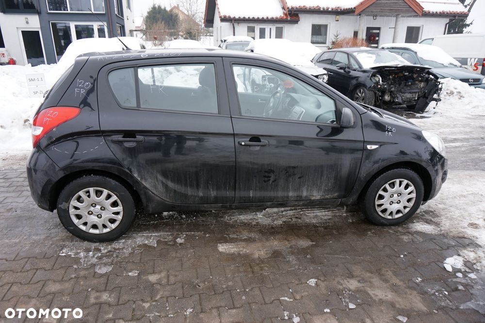 HYUNDAI I20 I 5D HB 2011 FR 1.2 16V G4LA 78KM CZARNY na części - 6
