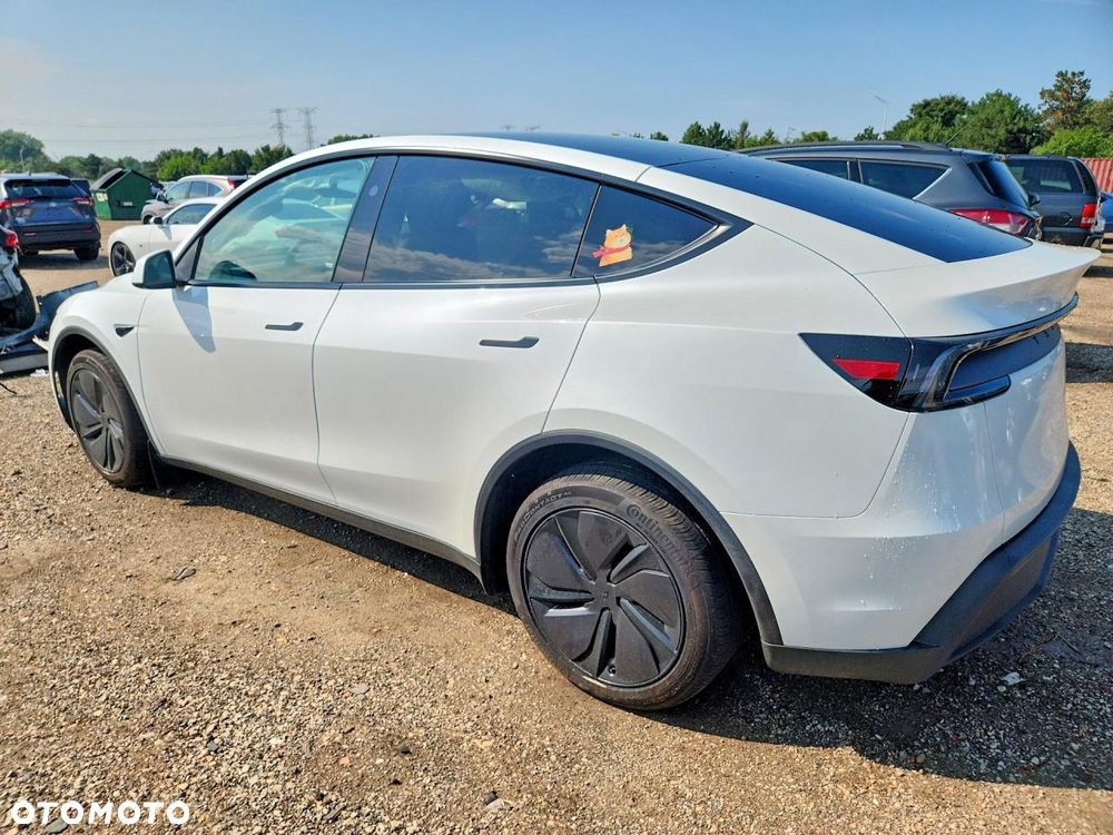 Tesla Model Y Premium Long Range Dual Motor AWD - 2