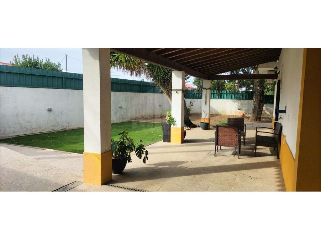 Moradia T4+1 com Jardim e Churrasqueira em Sesimbra, Castelo - Grande imagem: 2/18