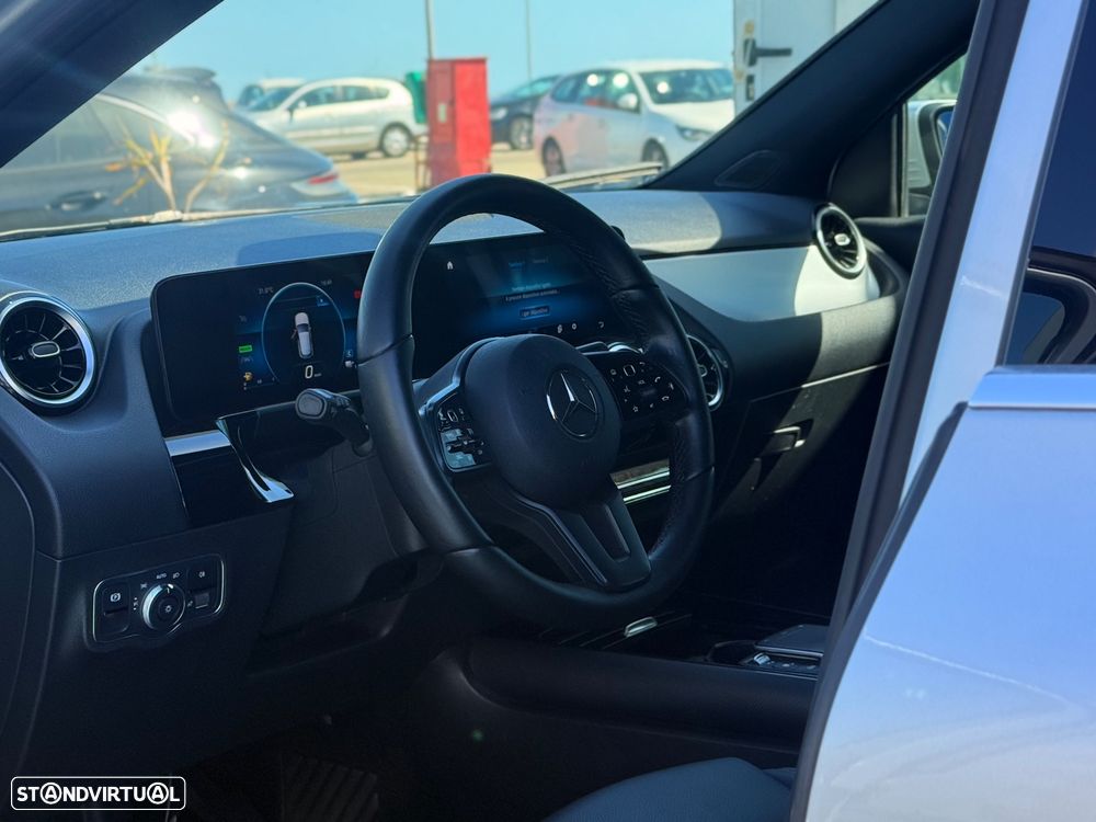 Mercedes-Benz GLA 250 e 8G-DCT Style - 4