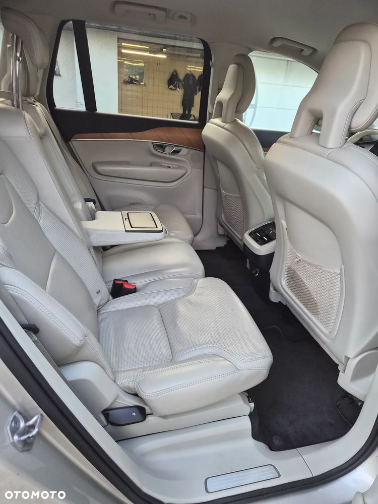 Volvo XC 90 - 8