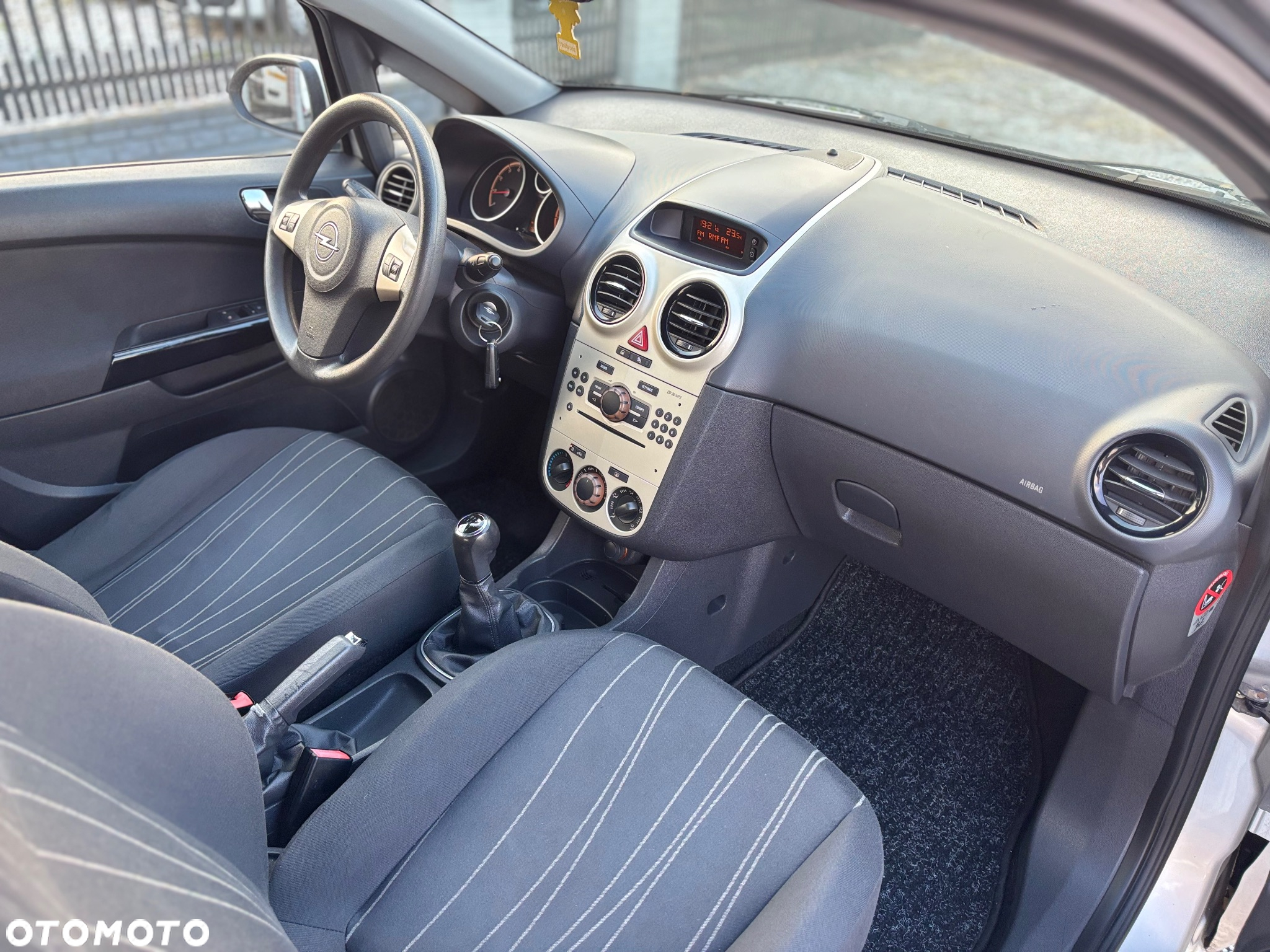 Opel Corsa - 10