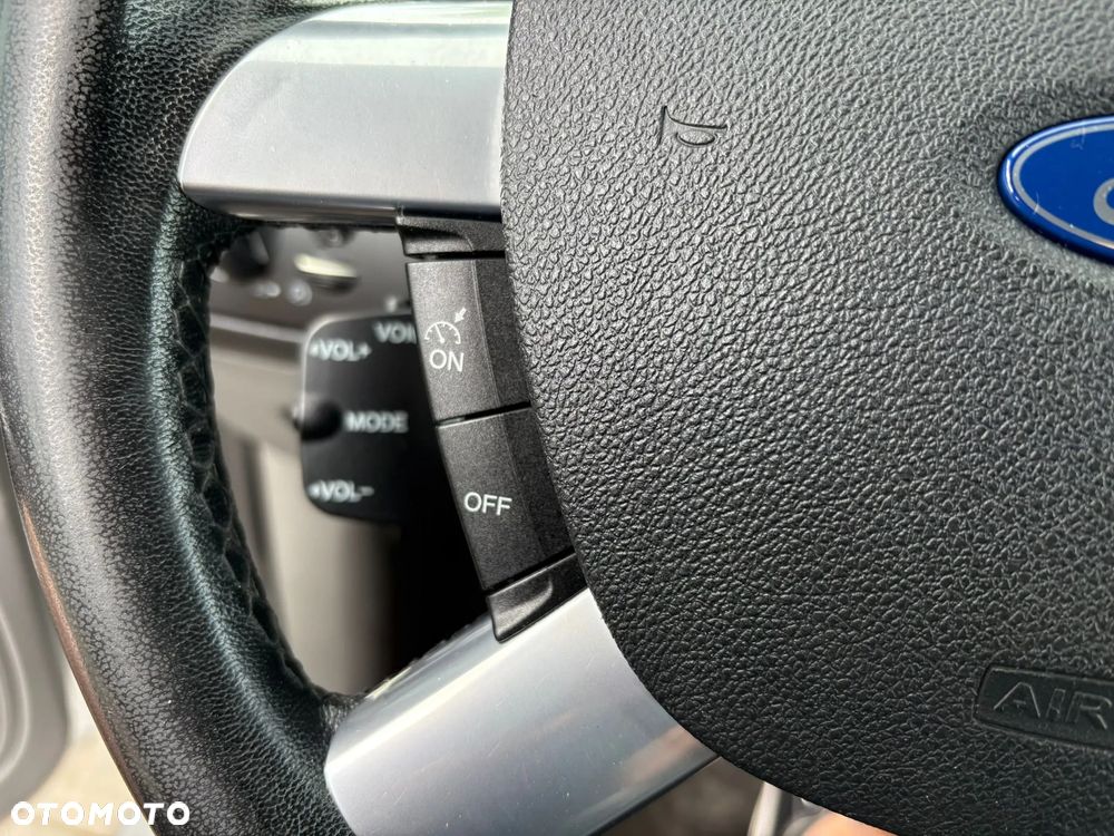 Ford Focus 1.8 FF Platinium X - 23