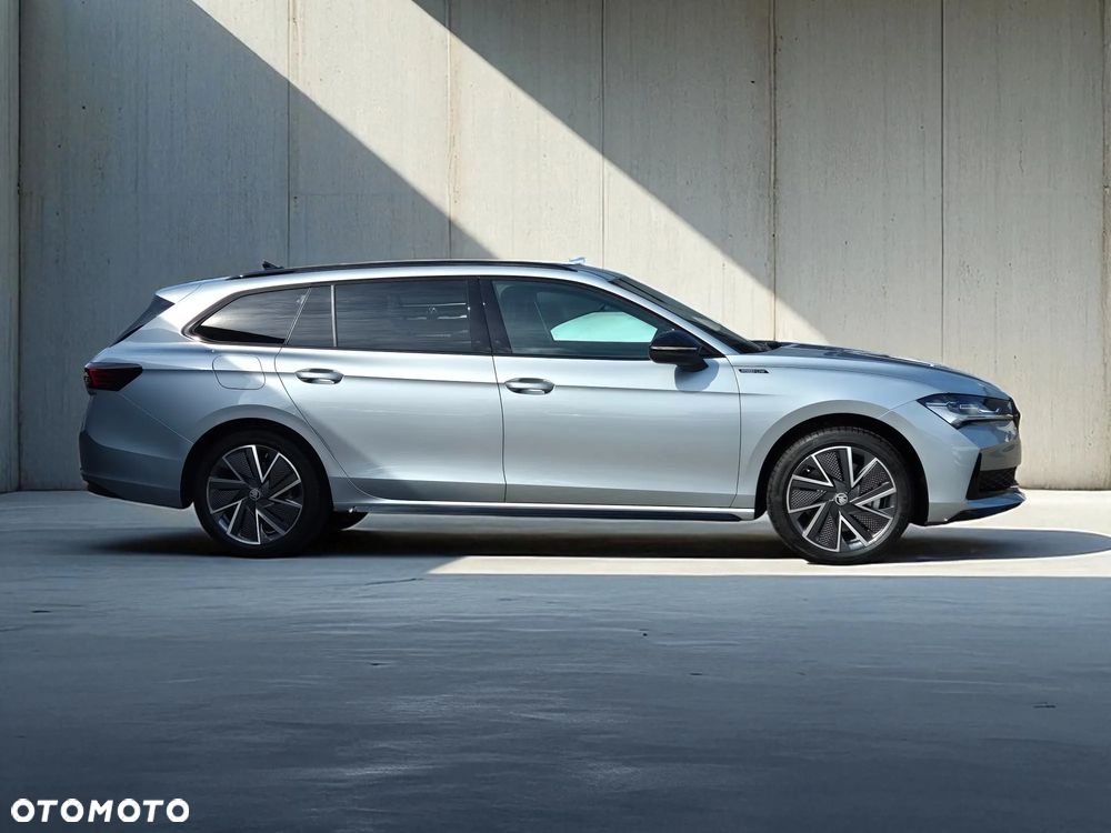 Skoda Superb 2.0 TDI SCR 4x4 Sportline DSG - 11