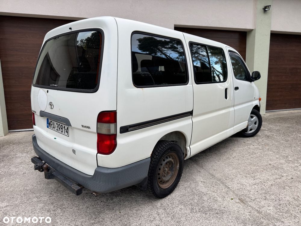 Toyota Hiace Standard - 8