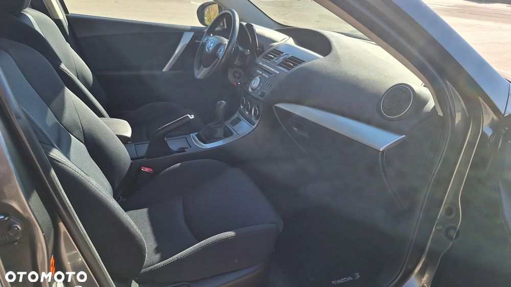 Mazda 3 - 25