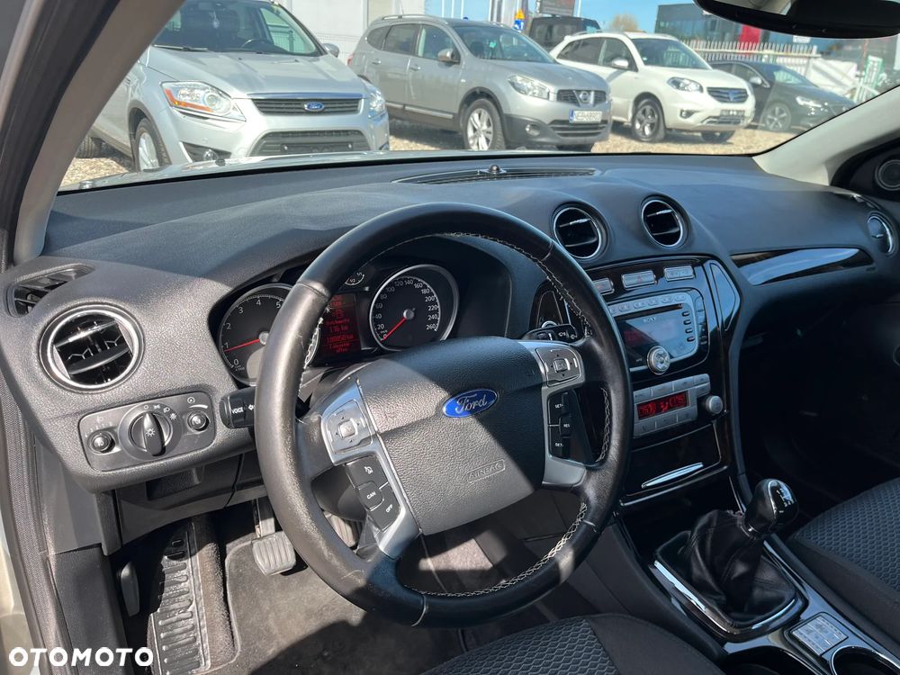 Ford Mondeo 2.0 Ghia - 18