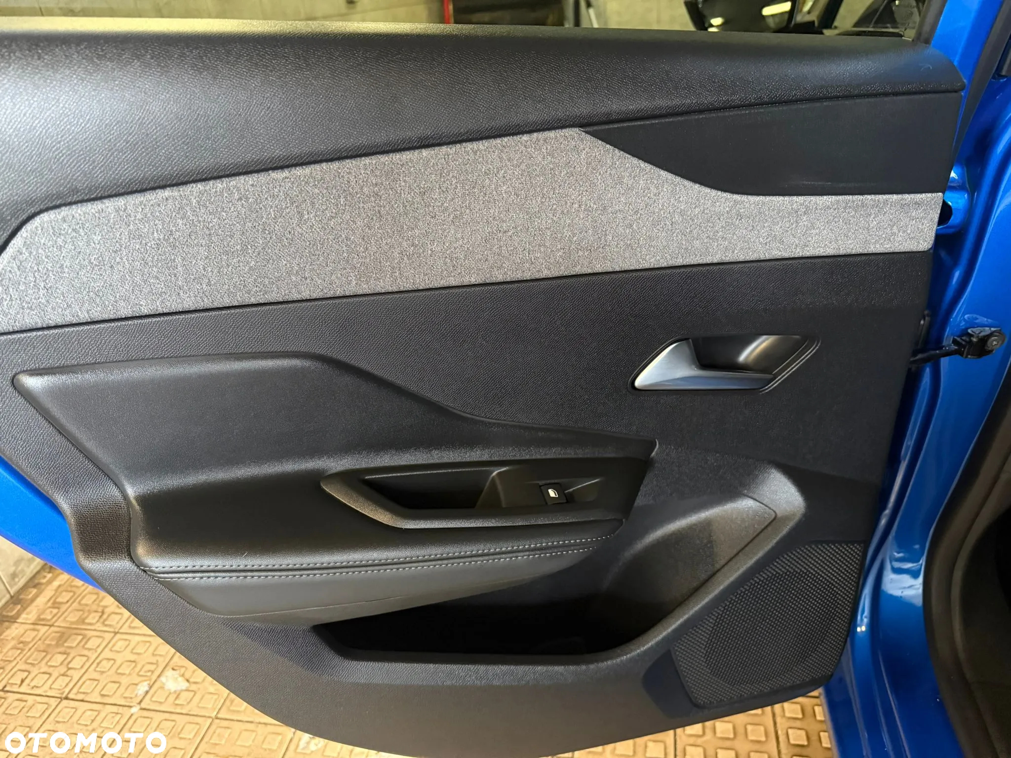 Peugeot 308 1.2 PureTech Allure Pack S&S EAT8 - 6
