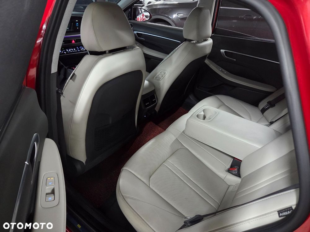 Hyundai Sonata - 17