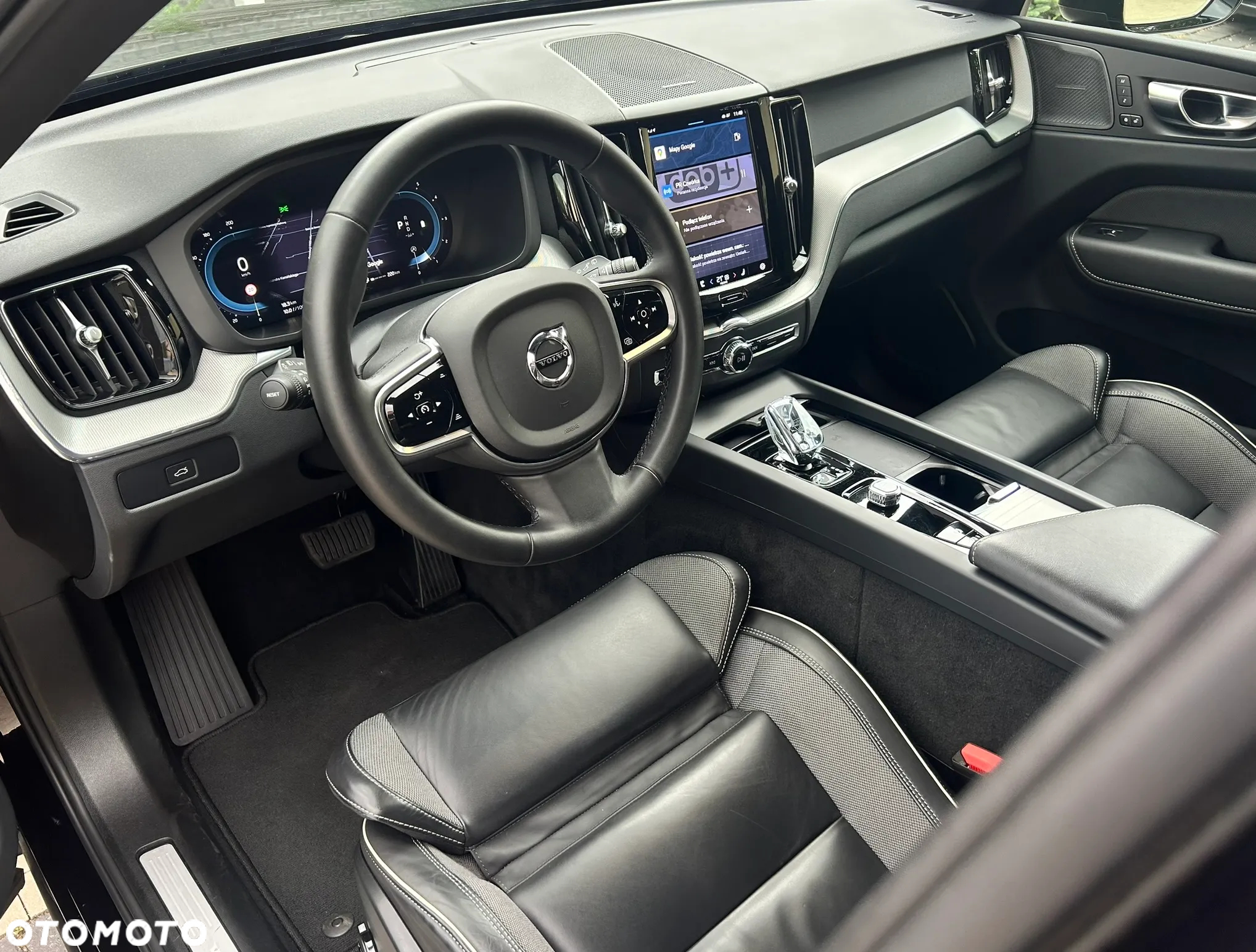 Volvo XC 60 B4 D AWD Plus Dark - 12