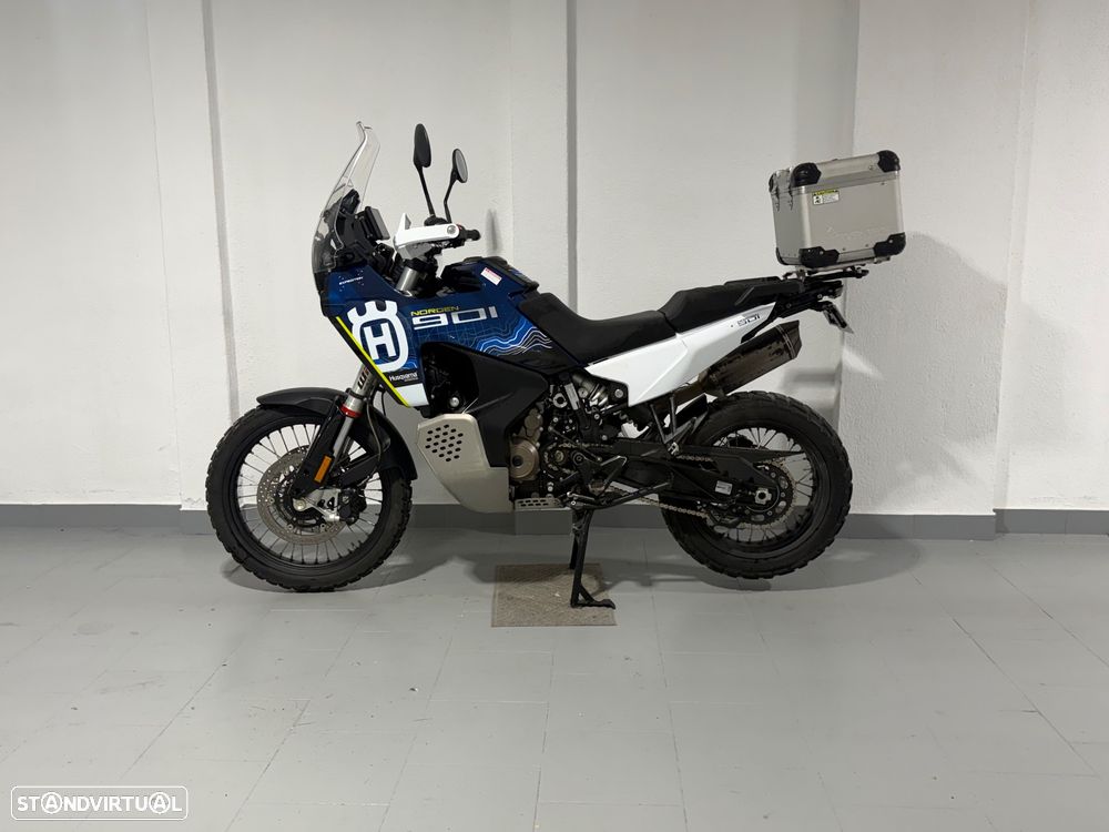 Husqvarna Norden 901 Expedition - 1