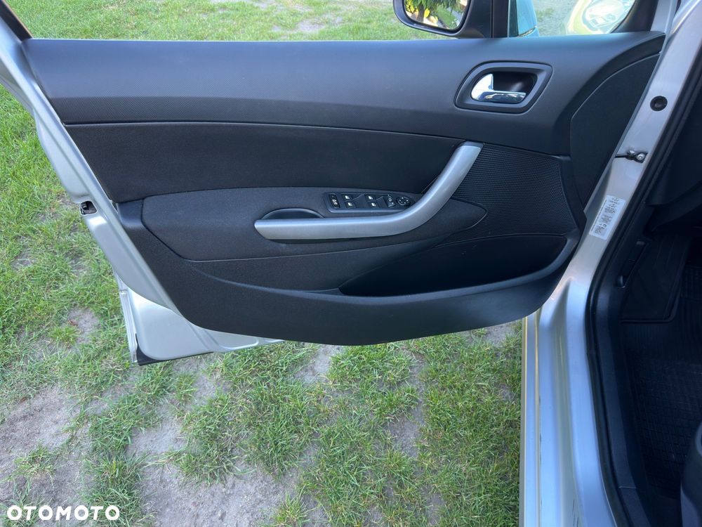 Peugeot 308 120 VTi Style - 25