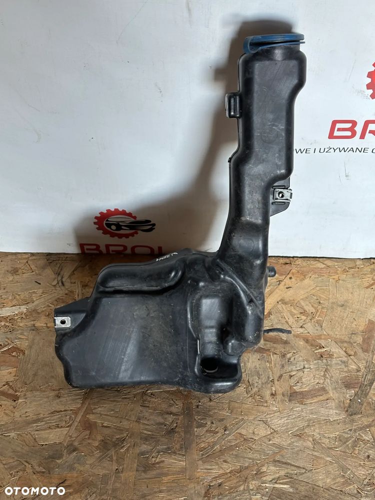ZBIORNICZEK SPRYSKIWACZY MERCEDES C-KLASA W204 A2048600260 - 2