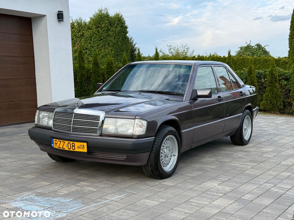 Mercedes-Benz W201 (190) - 11