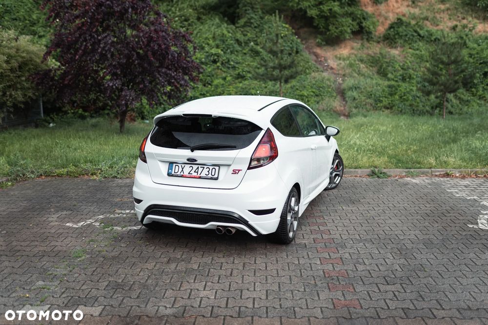 Ford Fiesta - 15