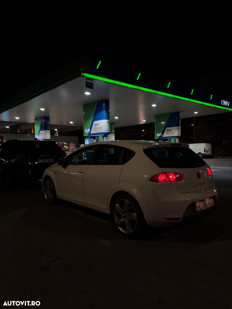 SEAT Leon 2011 — imagine 11