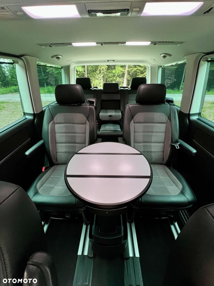 Volkswagen Multivan - 32