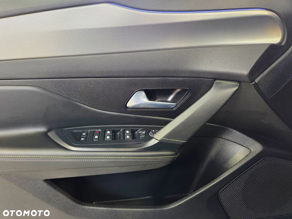 Peugeot 408 1.6 Plug-In Hybrid 180 GT EAT8 - 10