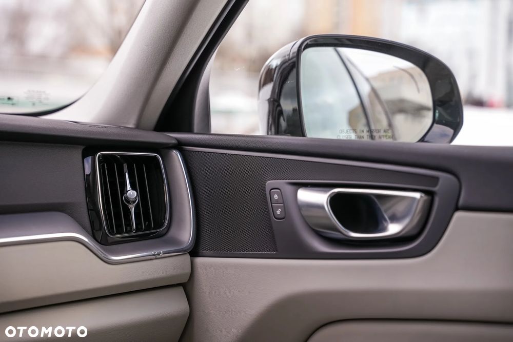 Volvo XC 60 B5 B AWD Ultimate Black Edition - 30