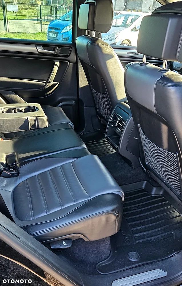 Volkswagen Touareg 3.0 V6 TDI BMT R-Style - 13