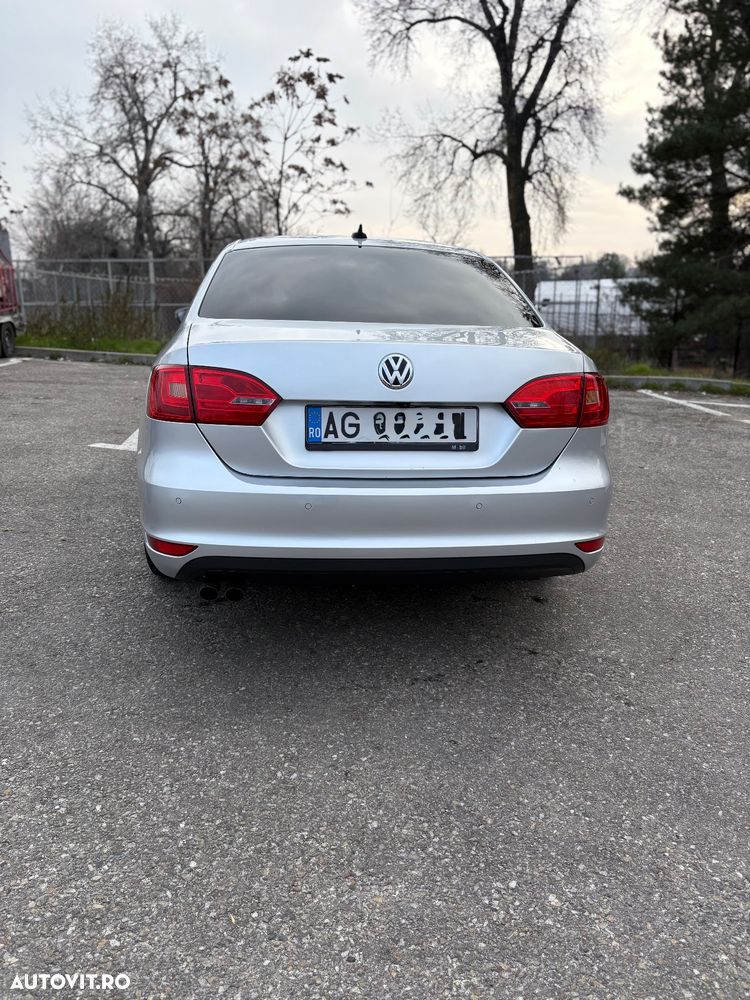 Volkswagen Jetta 2.0 TDI Life - 6