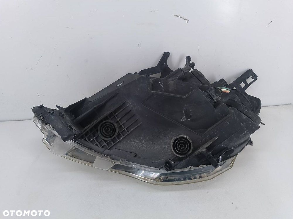 LAMPA PRZÓD PRAWA CITROEN BERLINGO II 9682828180 89318041 - 3