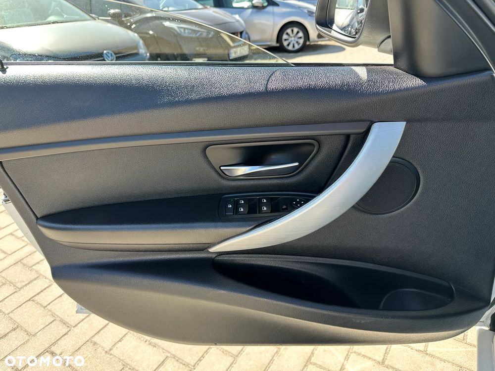 BMW Seria 3 - 21