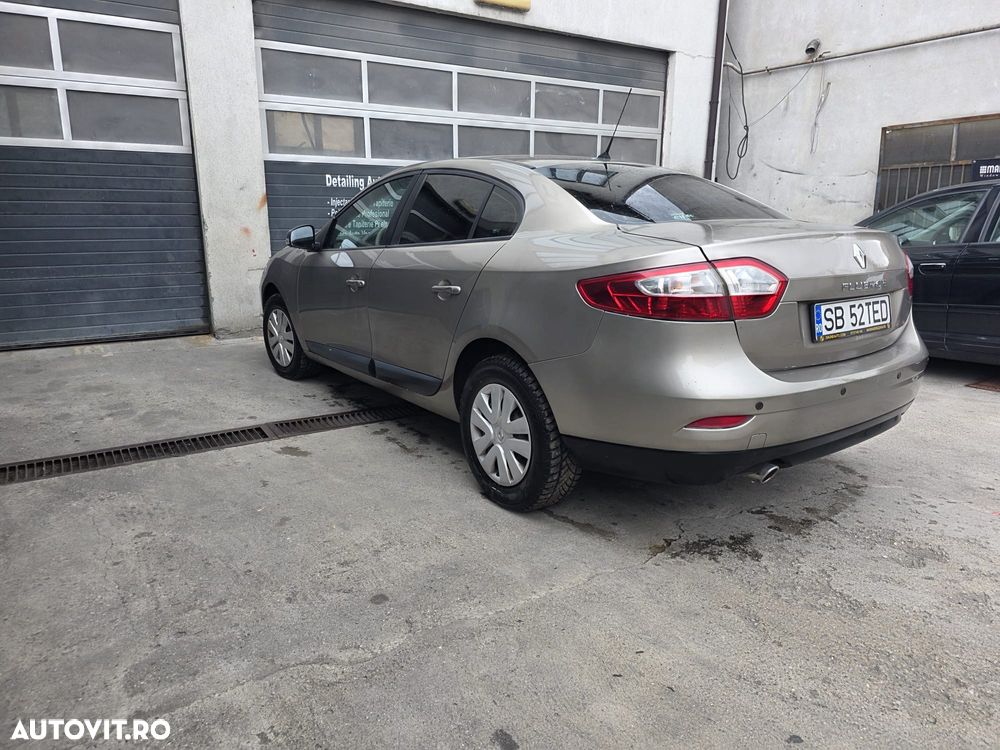 Renault Fluence 1.6 16V Authentique - 8