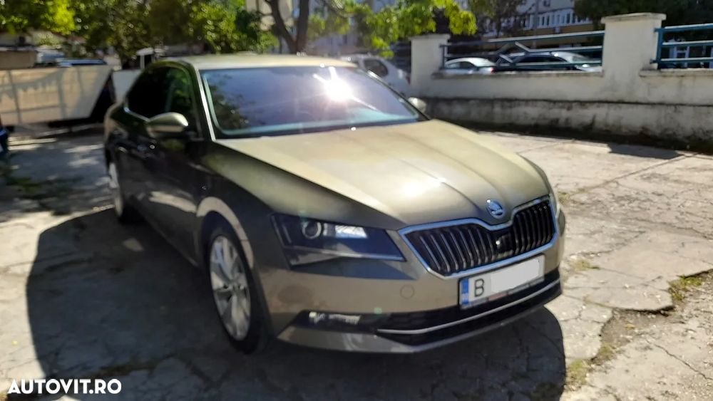 Skoda Superb Combi 2.0 TDI DSG Style - 1