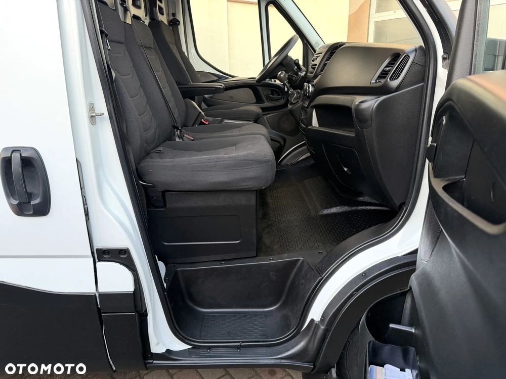 Iveco Daily L4H2 Bliźniaki - 32
