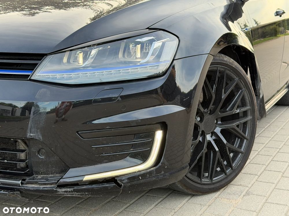 Volkswagen Golf - 29