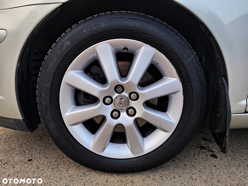 Toyota Avensis 2.0 VVT-i Prestige - 9