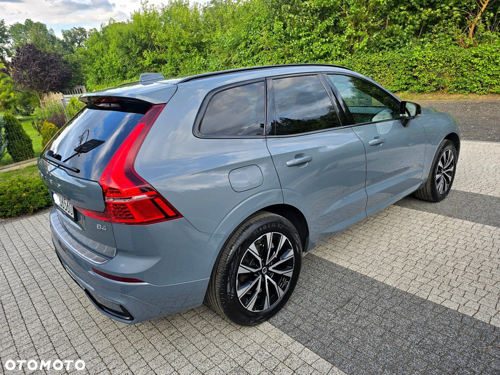 Volvo XC 60 B4 B Plus Dark - 38