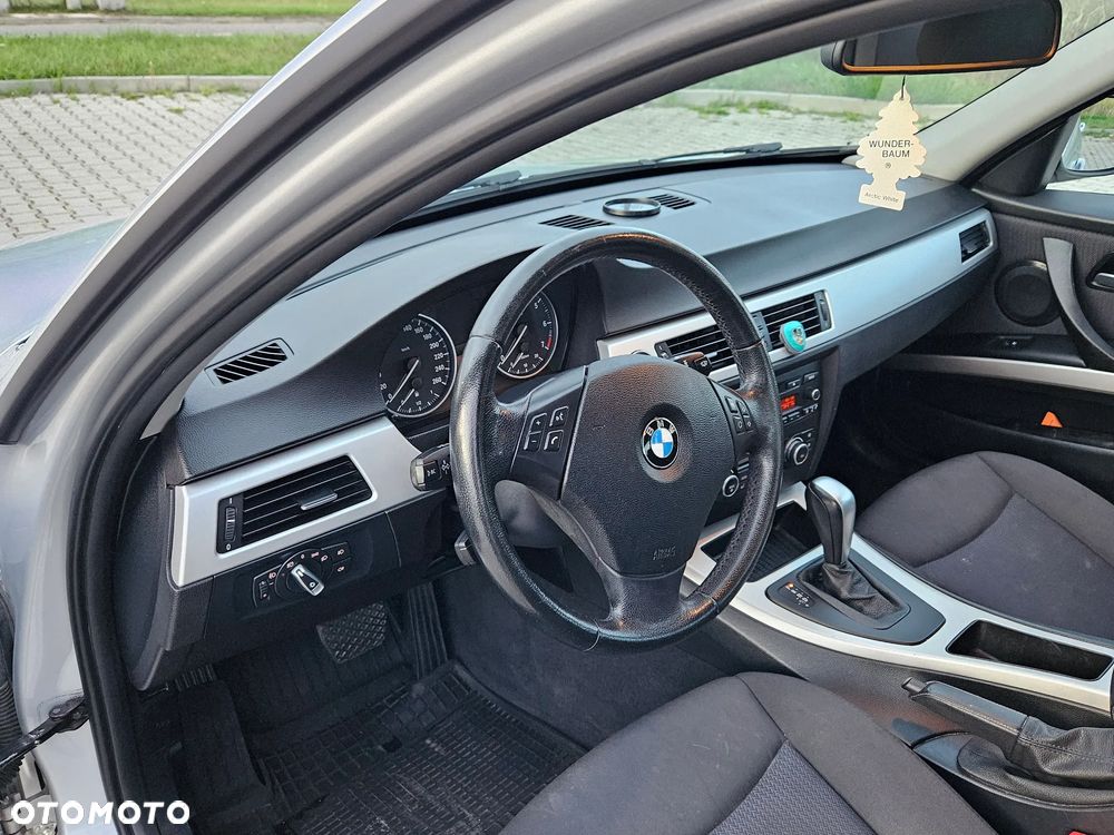 BMW Seria 3 318i - 6